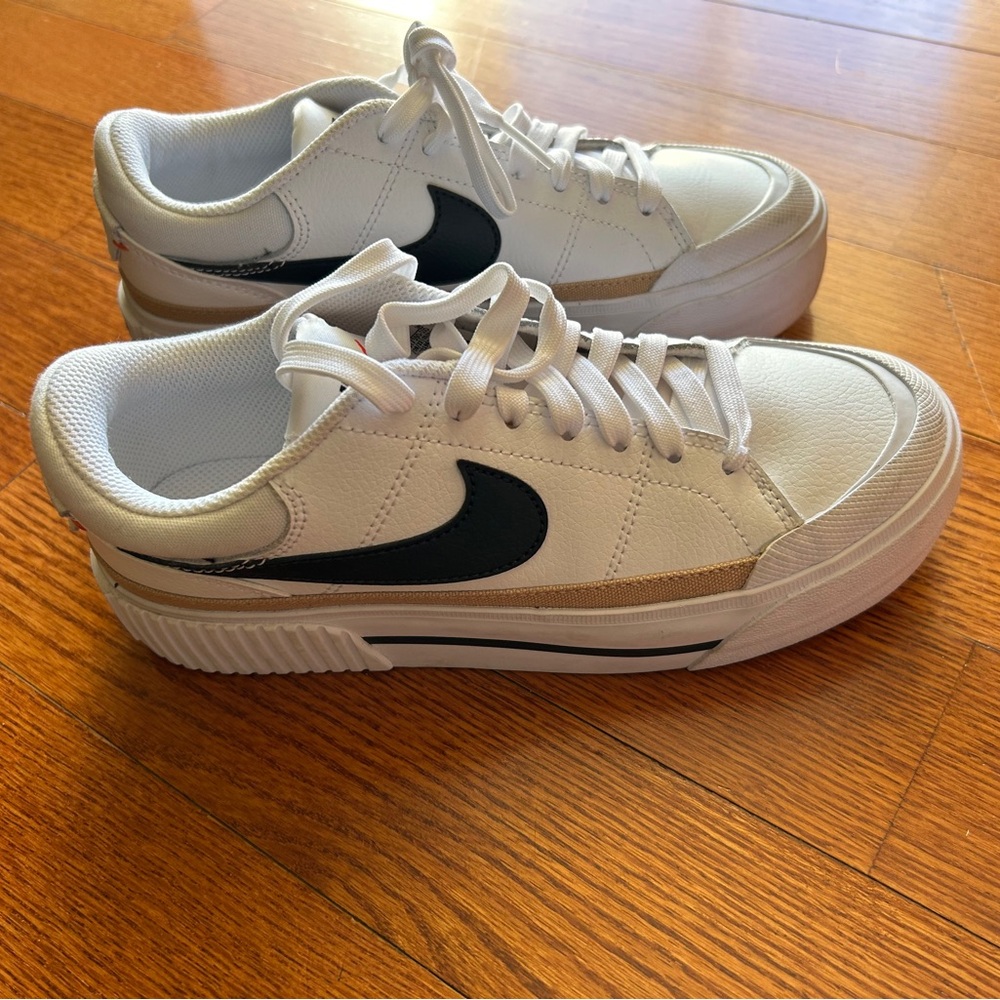 Nike Court Legacy Lift ✨